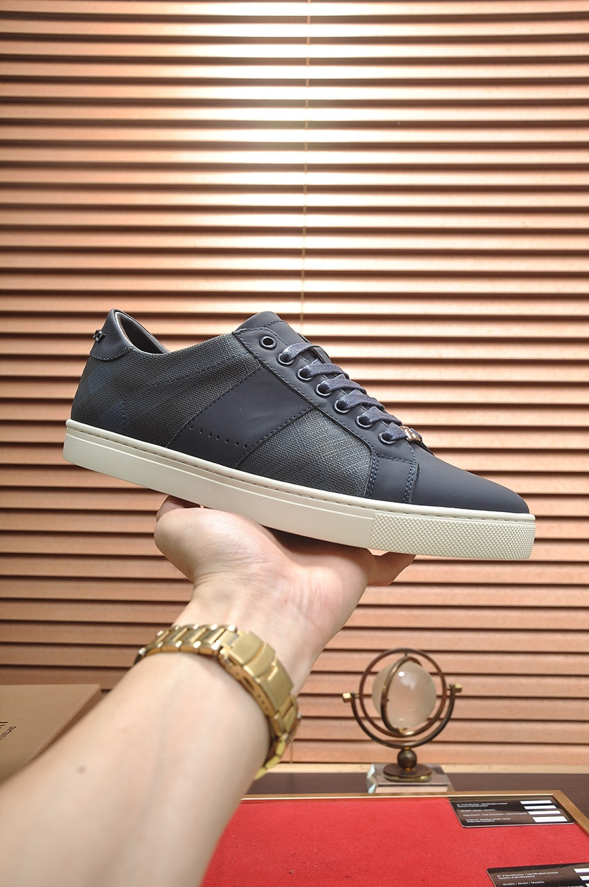 ua B**rry sneakers