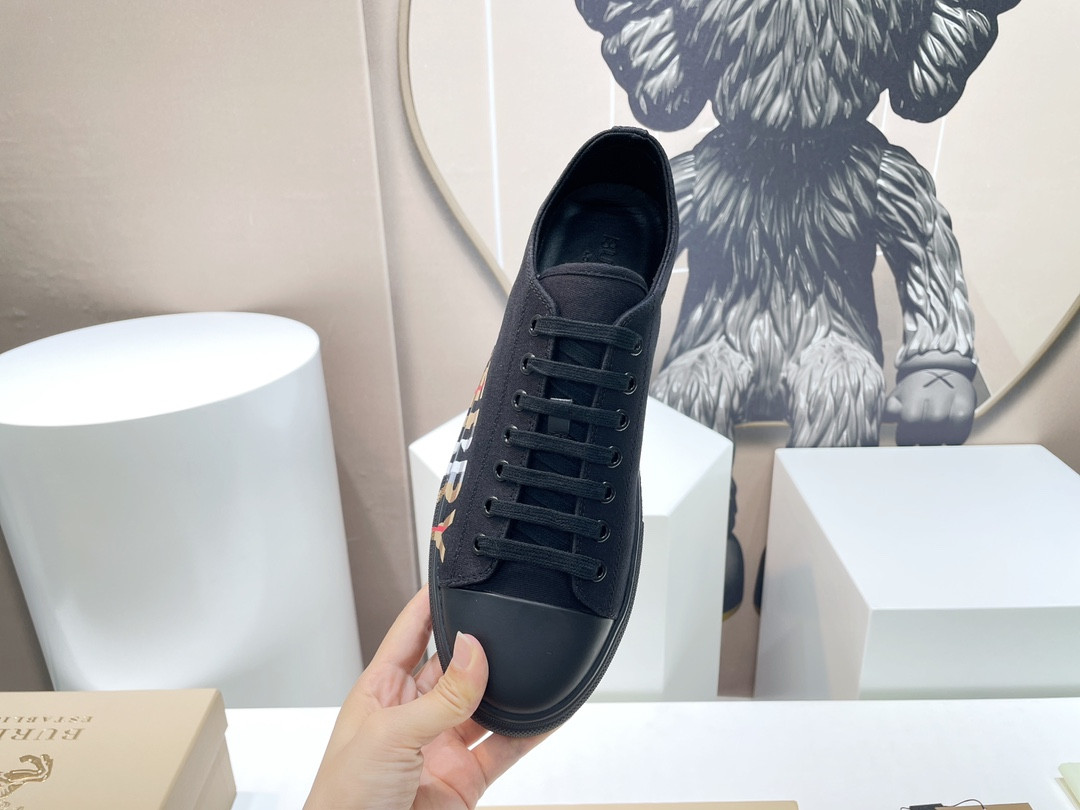 ua B**rry sneakers