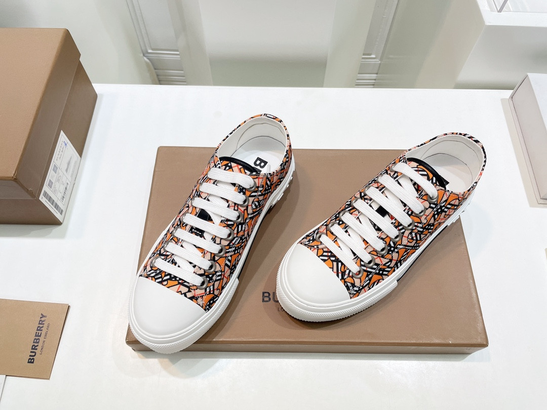 ua B**rry sneakers