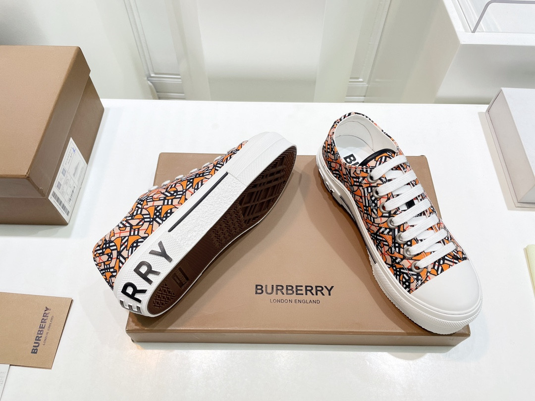 ua B**rry sneakers