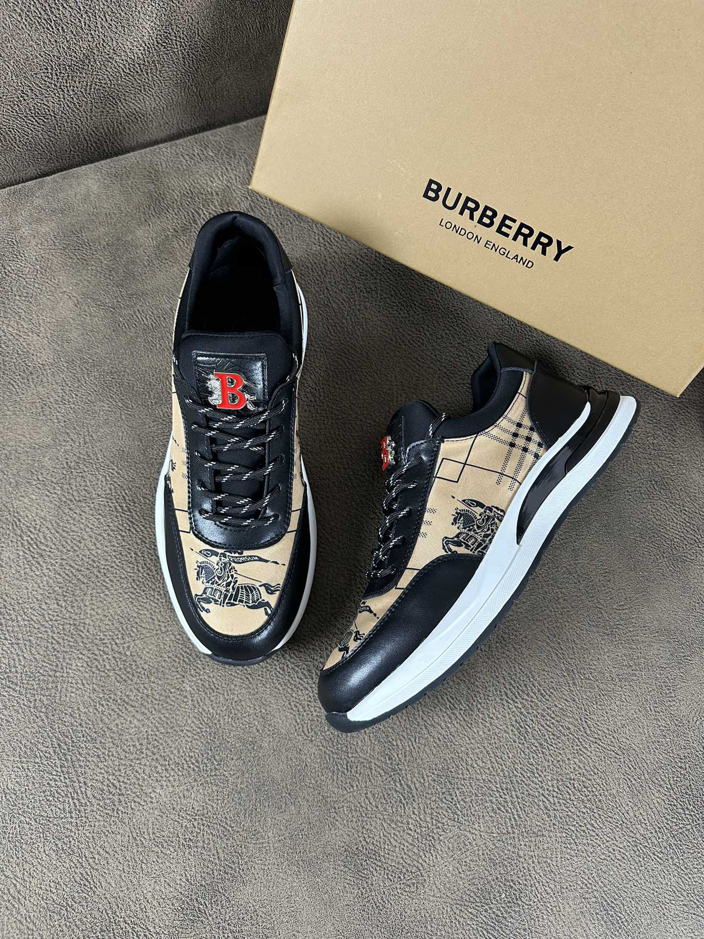 ua B**rry sneakers