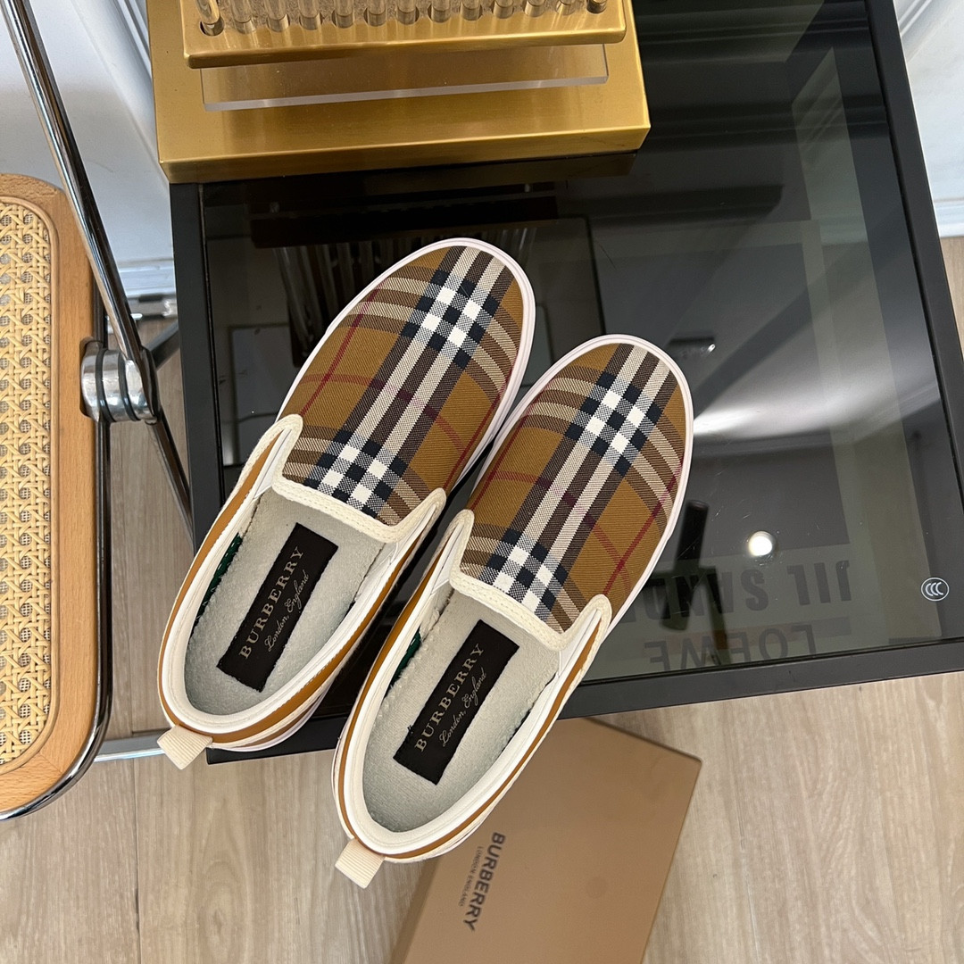 ua B**rry slip on sneakers