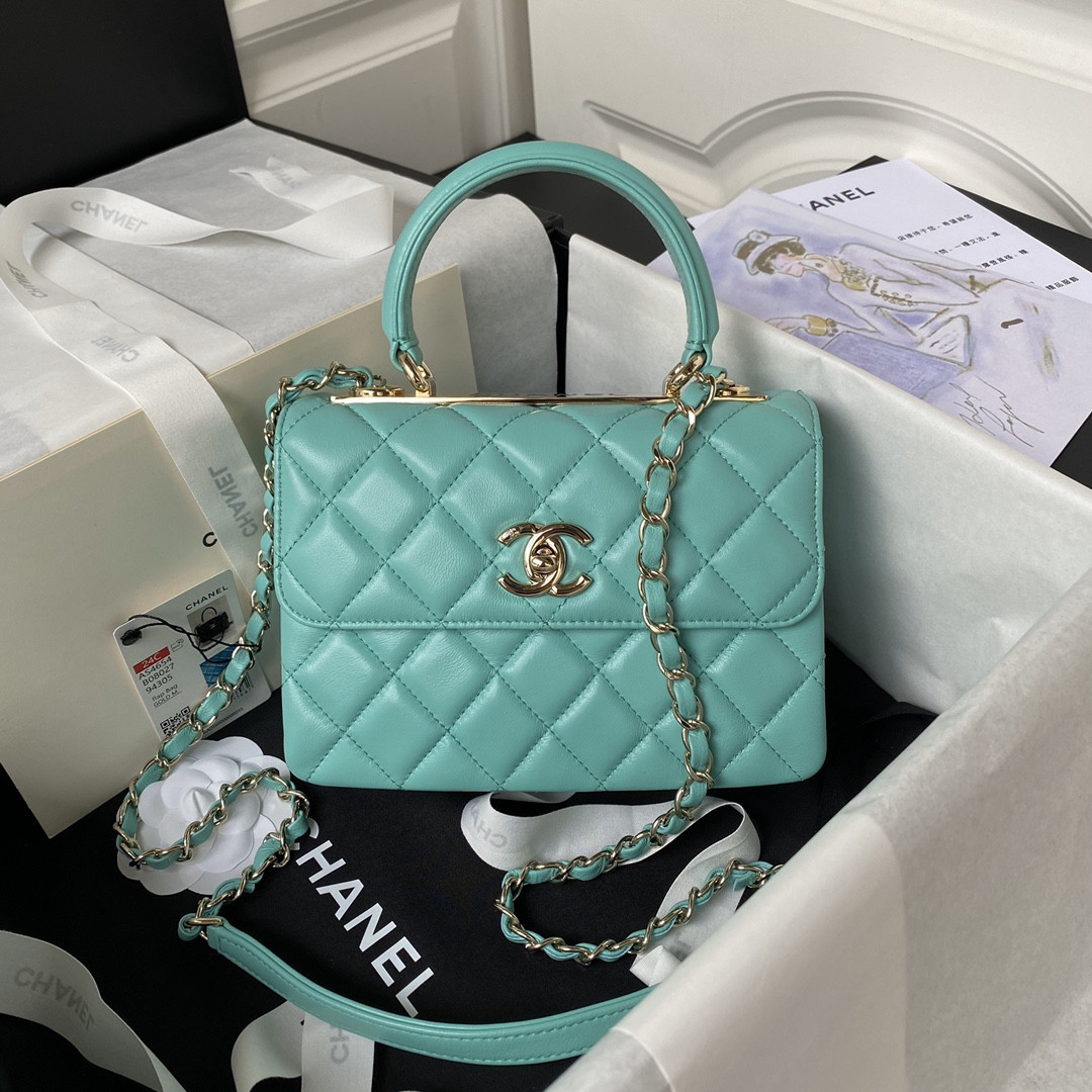 Ch*el trendy cc 23s 14.5 × 19.5 × 8 cm