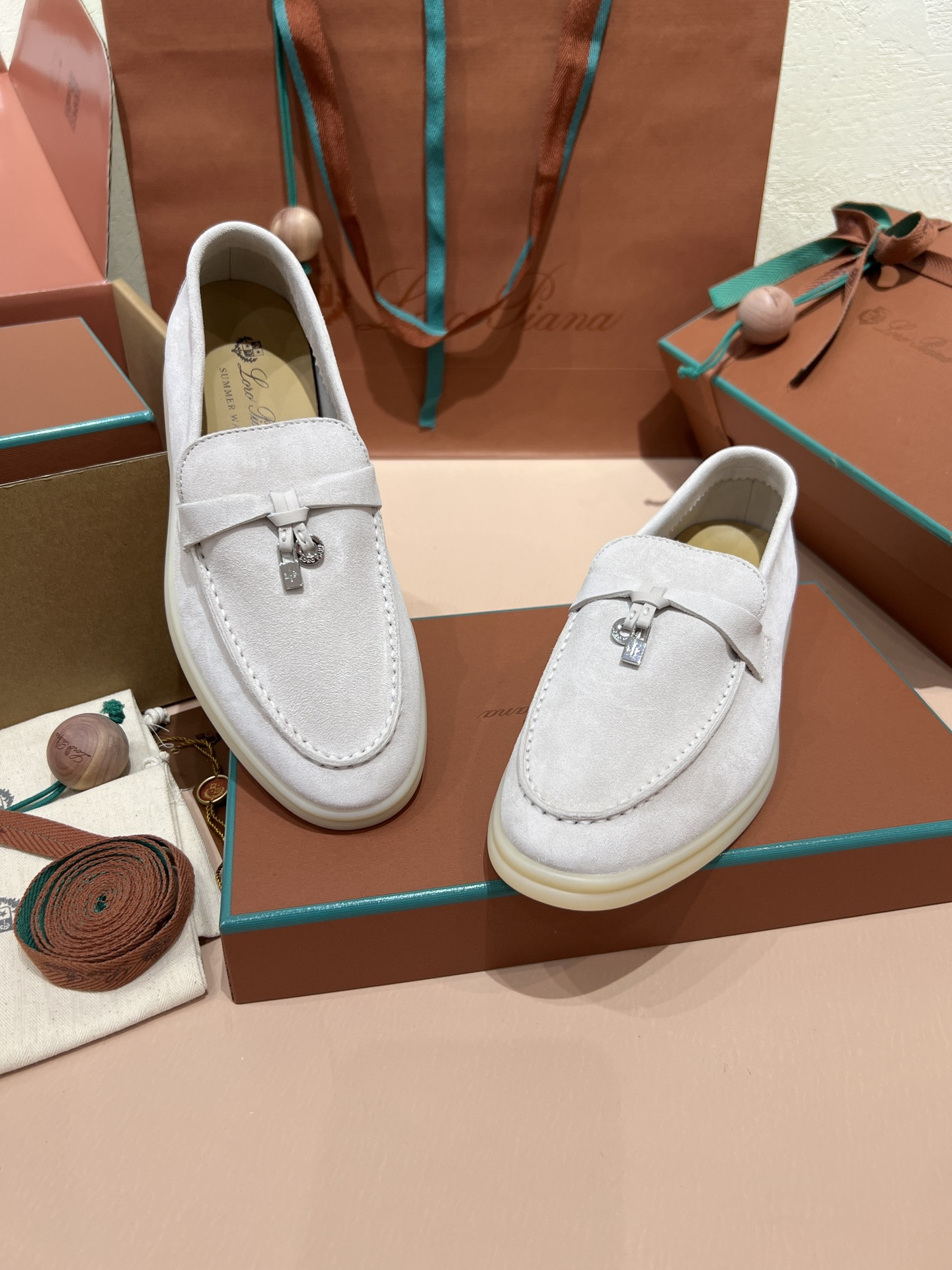 ua L**o p*ana summer charms walk loafers