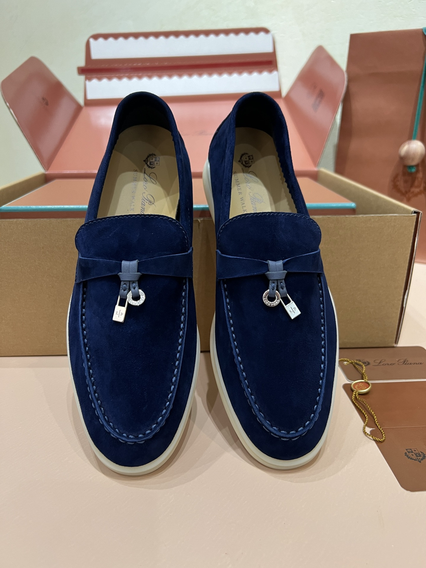 ua L**o p*ana summer charms walk loafers