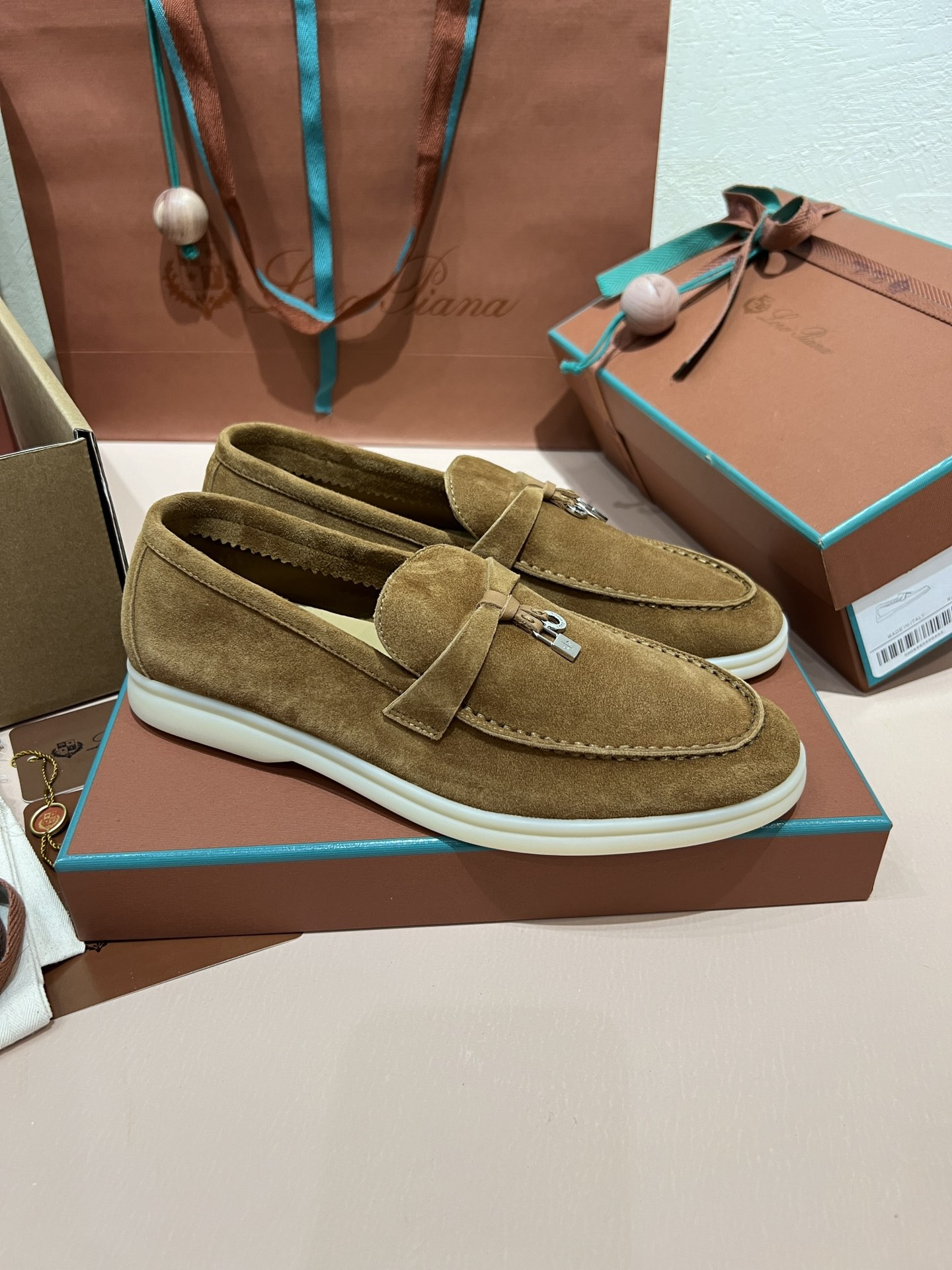 ua L**o p*ana summer charms walk loafers