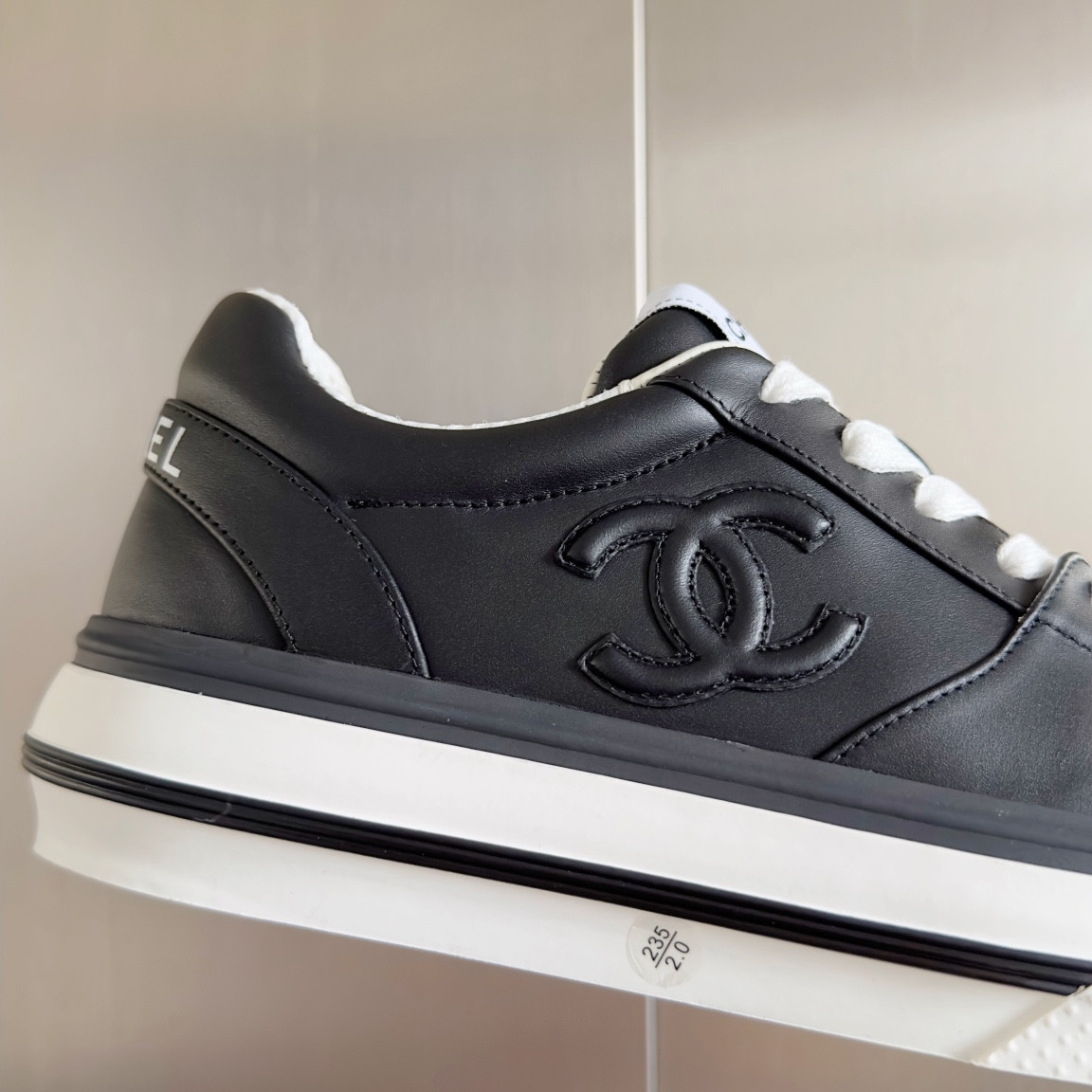 ua Ch*el sneaker