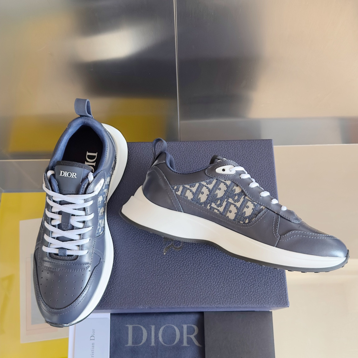 ua D*or b25 runner sneaker
