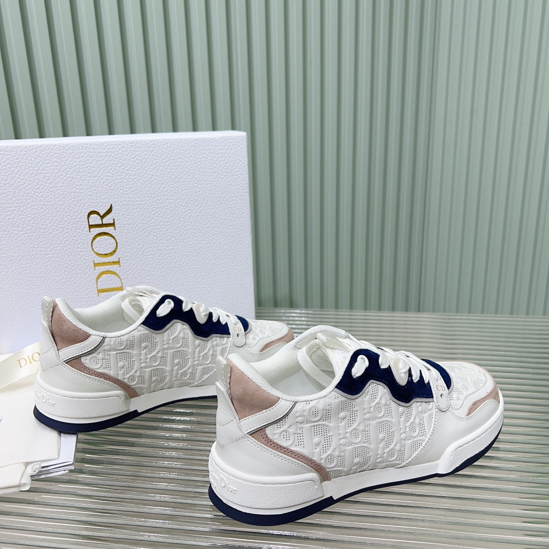 ua D*or one sneaker