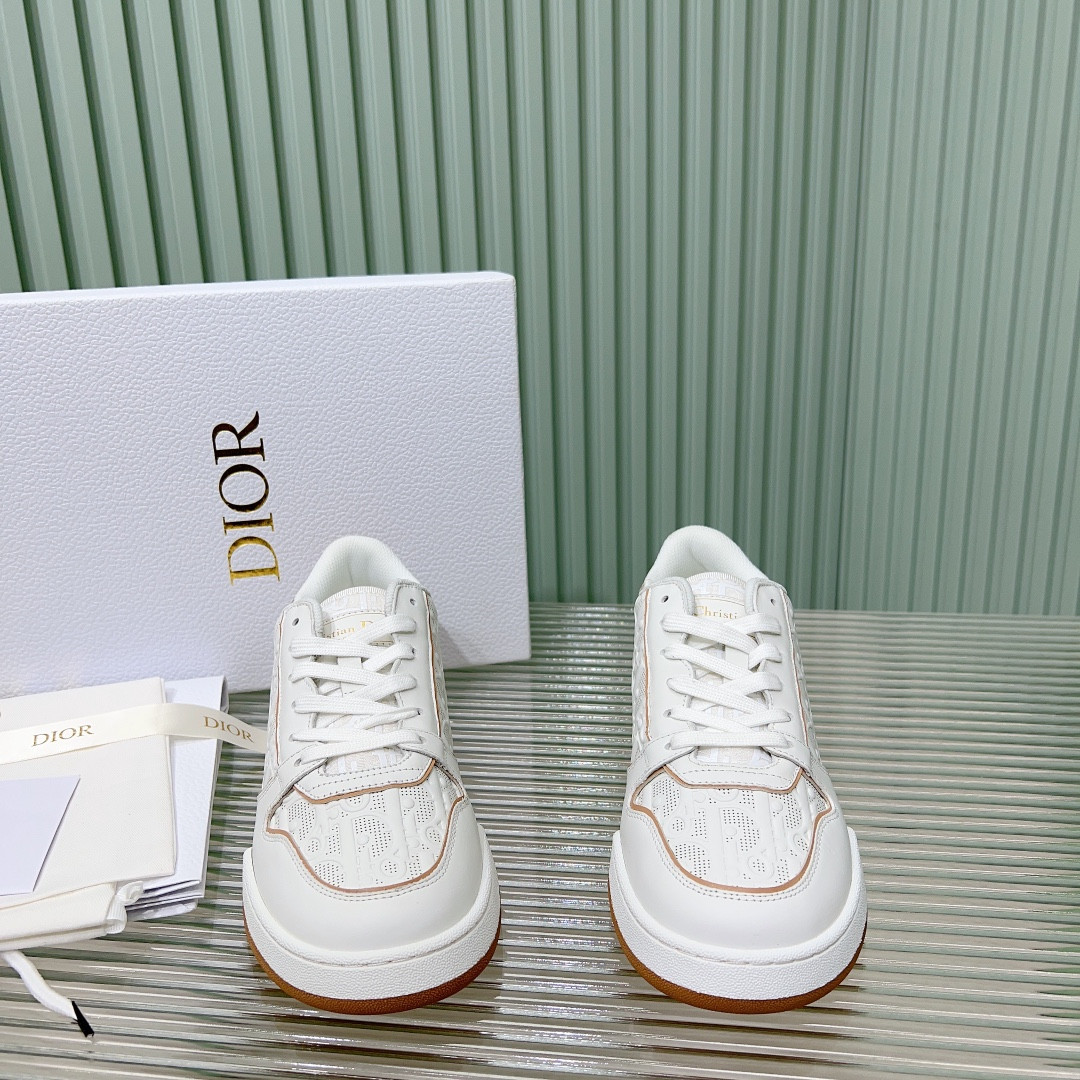 ua D*or one sneaker
