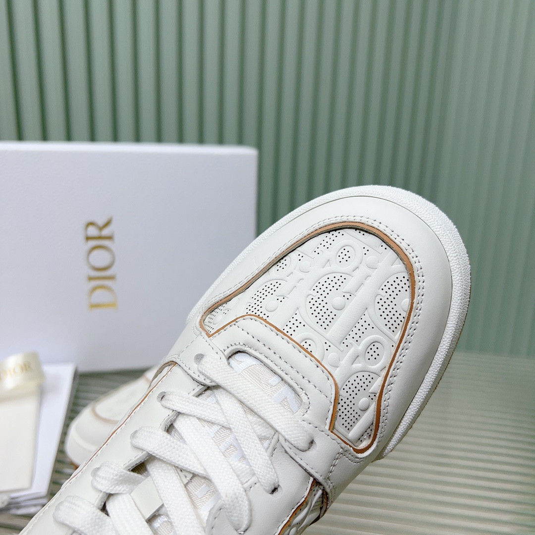 ua D*or one sneaker