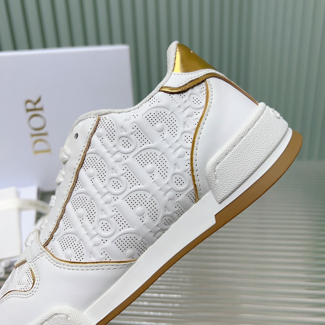 ua D*or one sneaker