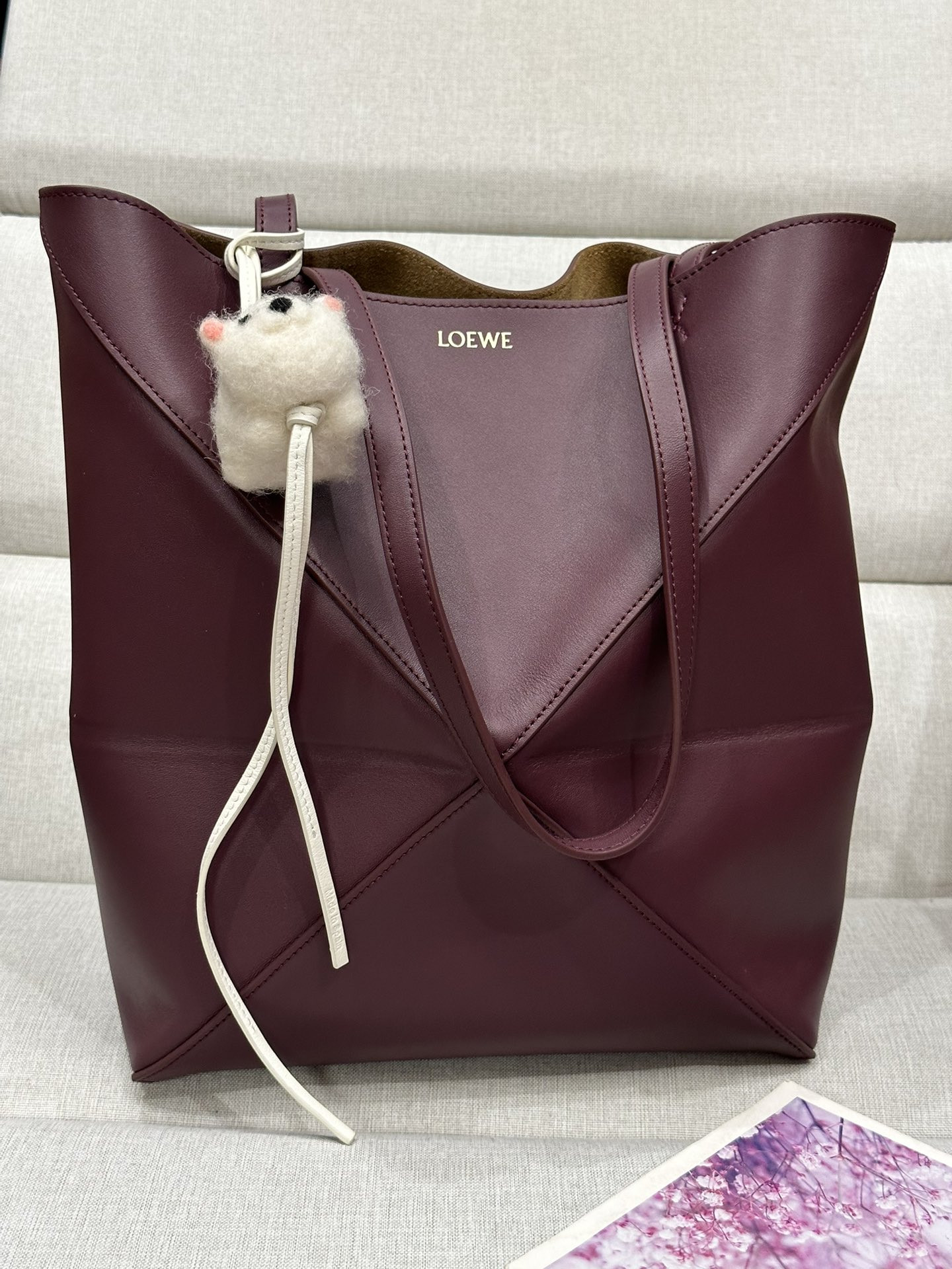 L0ew* medium puzzle fold tote in shiny calfskin 25.5x14.5x31.5cm