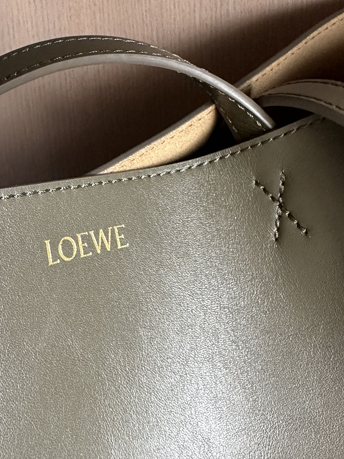 L0ew* medium puzzle fold tote in shiny calfskin 25.5x14.5x31.5cm