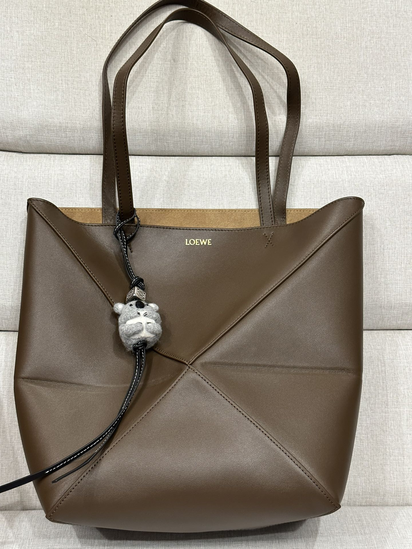 L0ew* medium puzzle fold tote in shiny calfskin 25.5x14.5x31.5cm