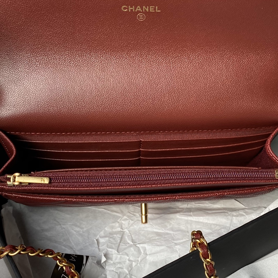 Ch*el wallet on chain grained shiny calfskin & gold-tone metal 12 × 19 × 5 cm