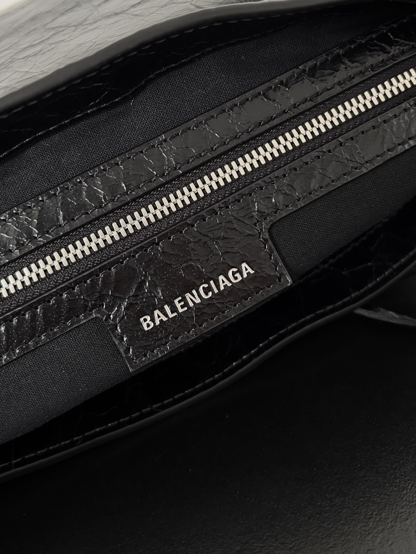 Ba*len*cia*ga le cagole mini flap bag in black 20 x 14 x 5 cm