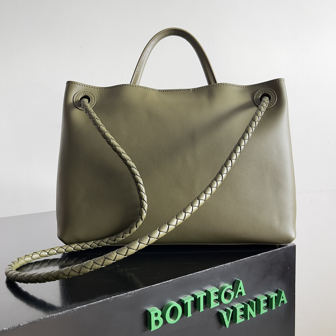 bo*te*ga Ve*ne*ta medium andiamo 32x25x11cm