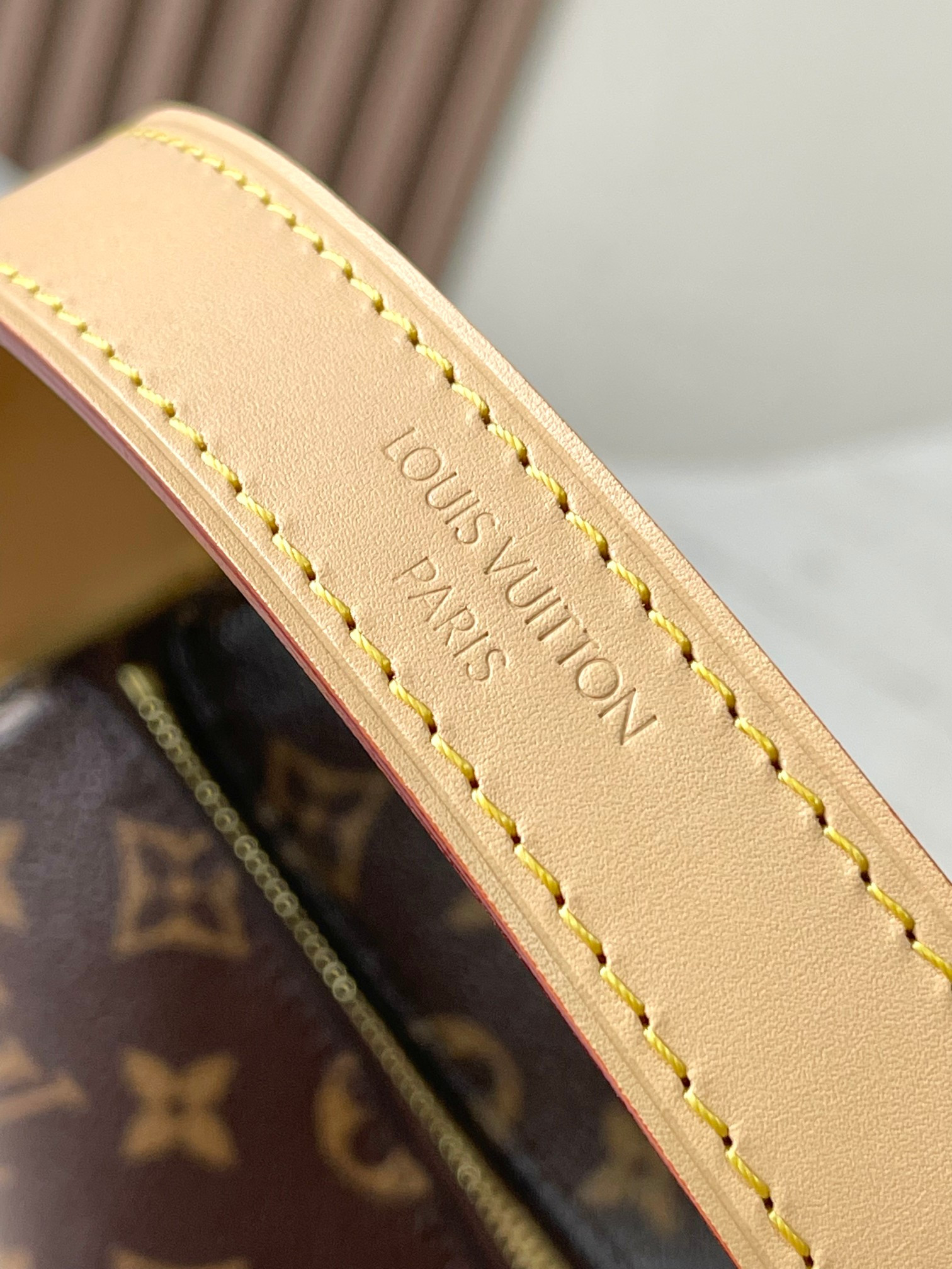 LV Slouchy PM M11952 22x9x33cm