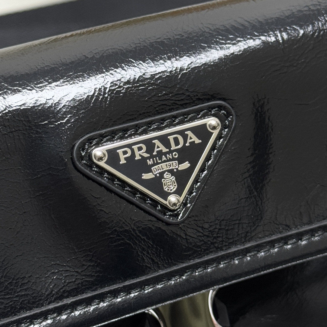 Pra*a leather smartphone case 12.5x18x2.5cm
