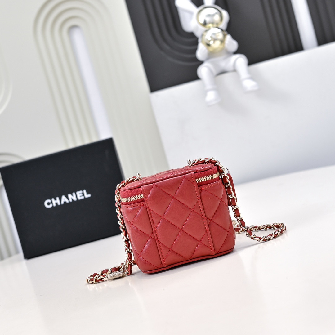 Ch*el small vanity with chain 8.5x11x7cm