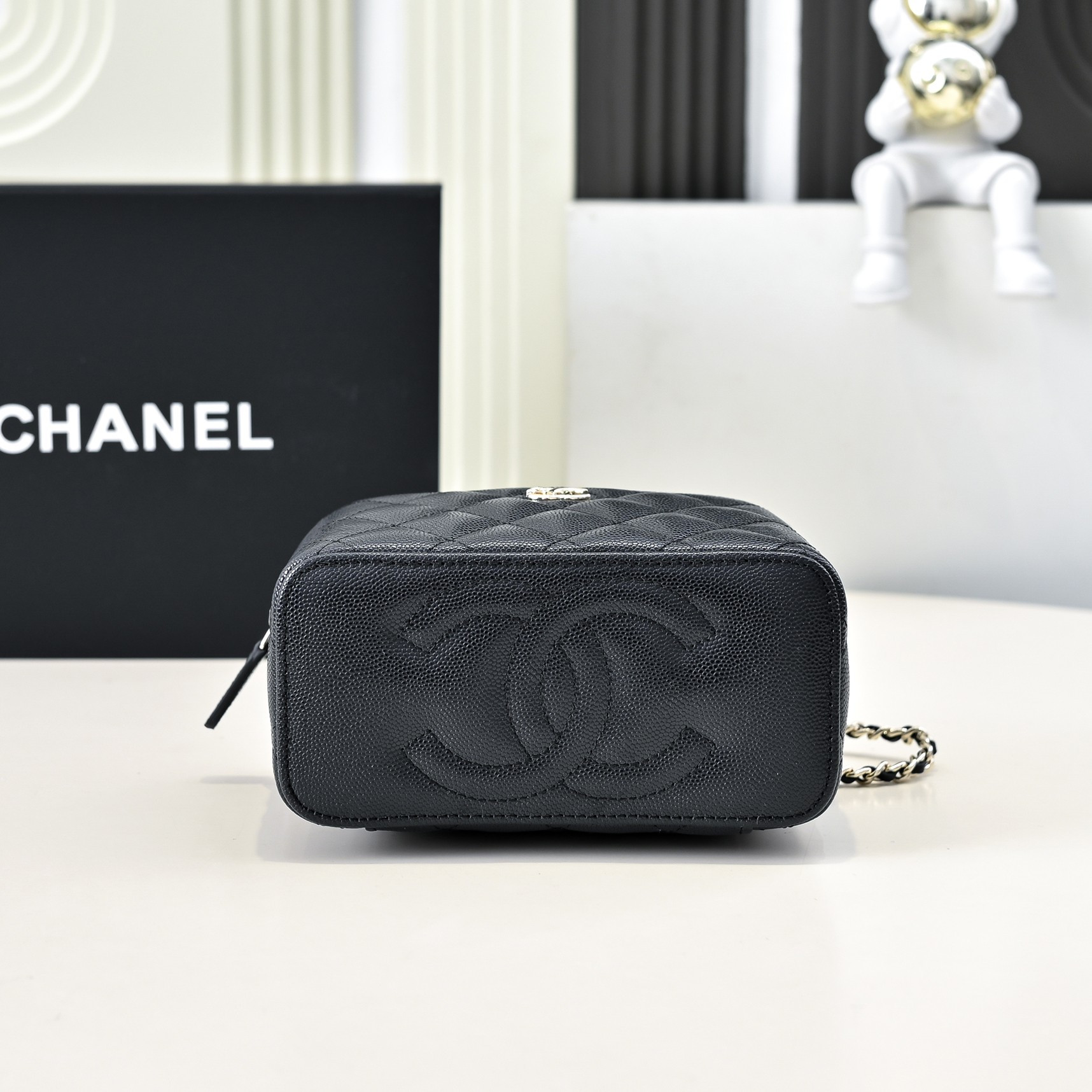 Ch*el clutch with chain 10x16x8cm