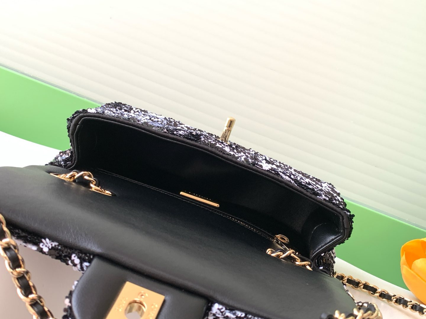 Ch*el flap bag 14x21x8cm