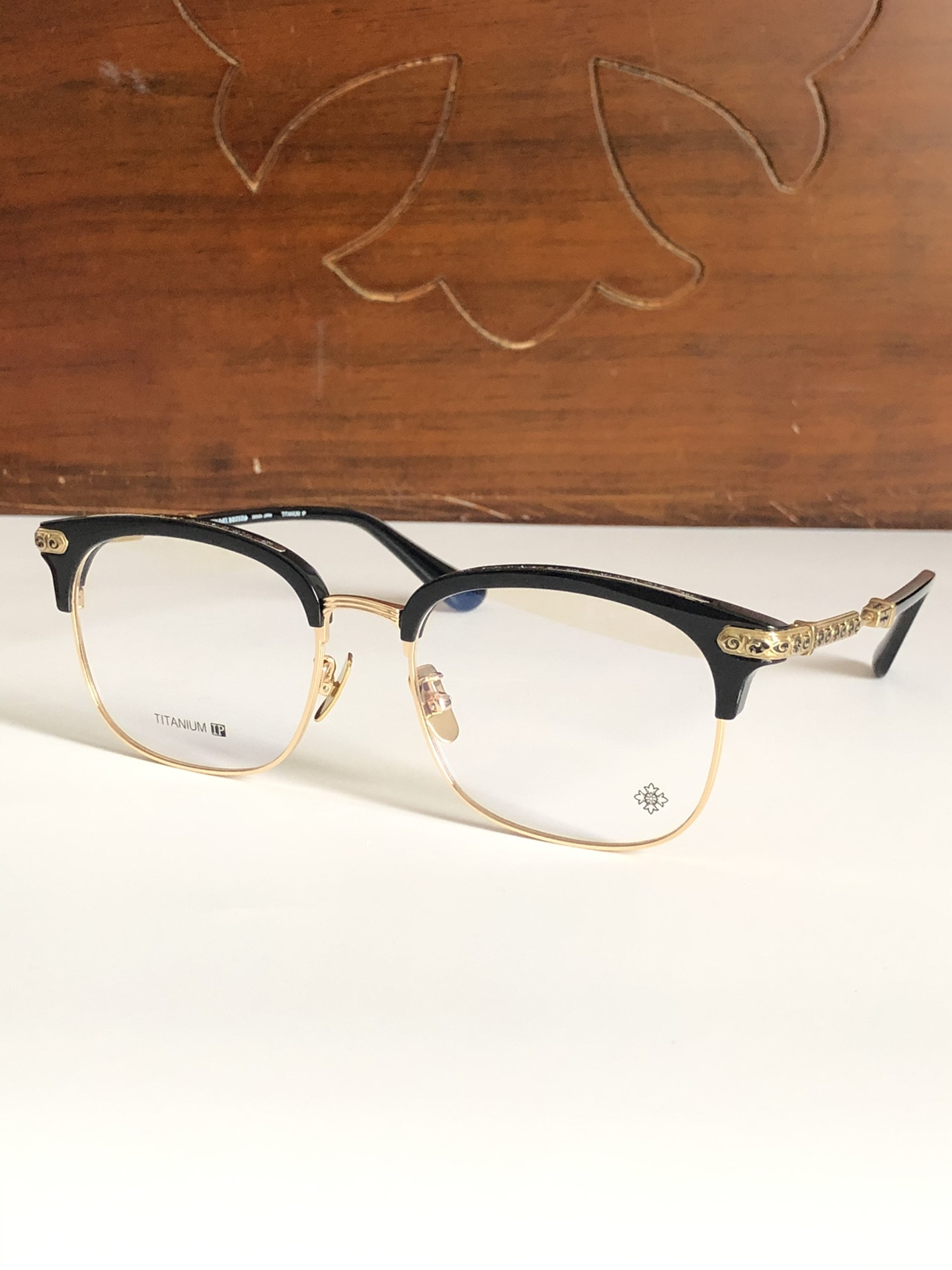 Ch**me He**ts glasses vertical smile i 57-19-148
