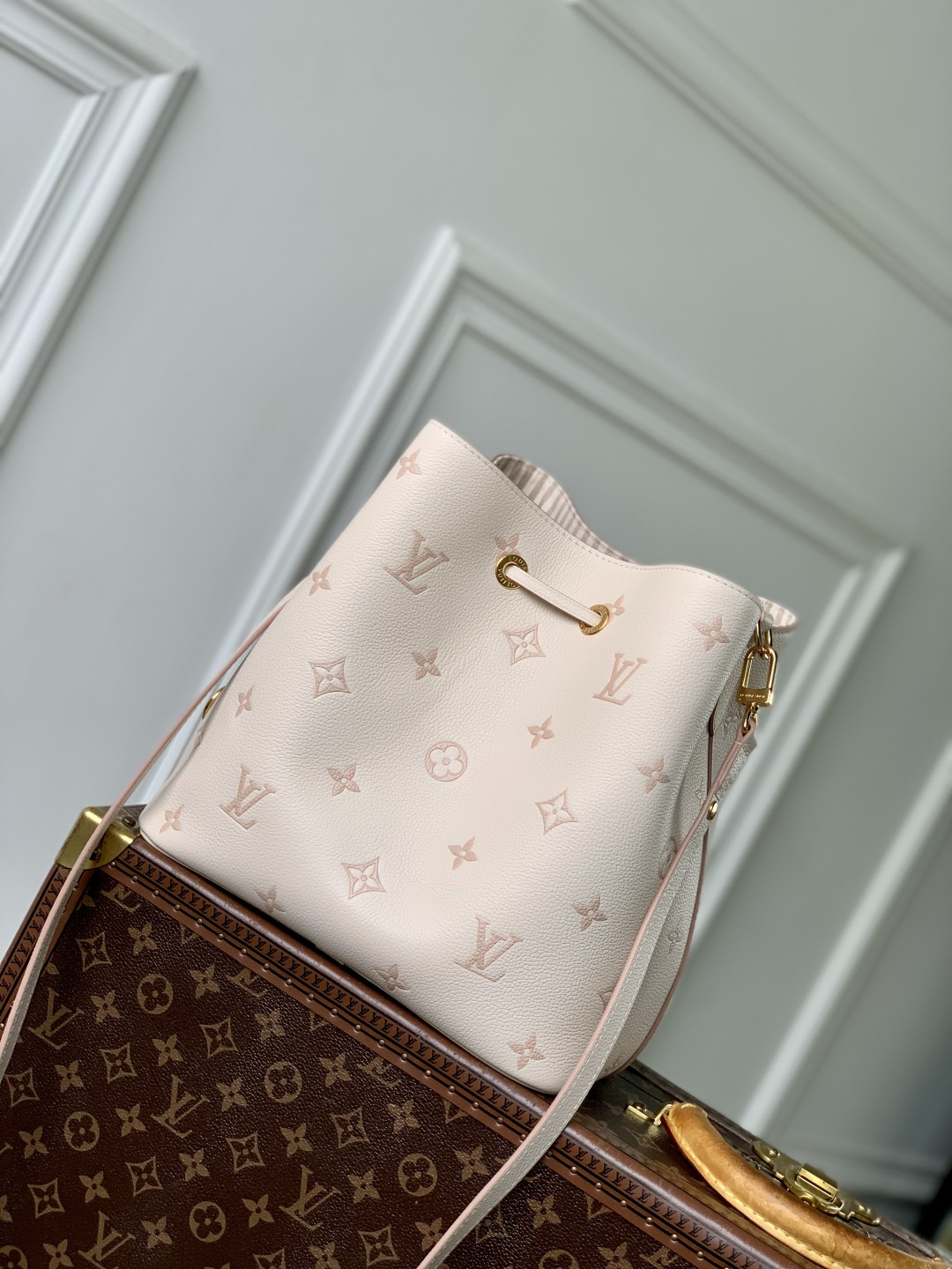 LV NéoNoé MM M14401 26x26x17.5cm