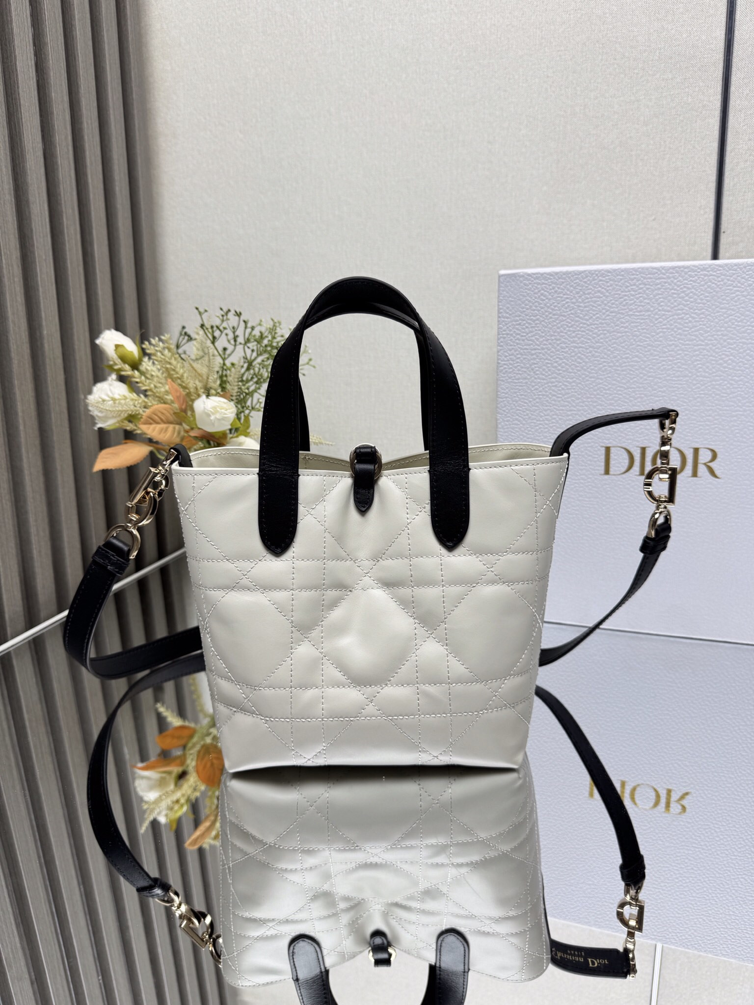 D*or small D*or toujours vertical bag 18.5x18.5x12cm
