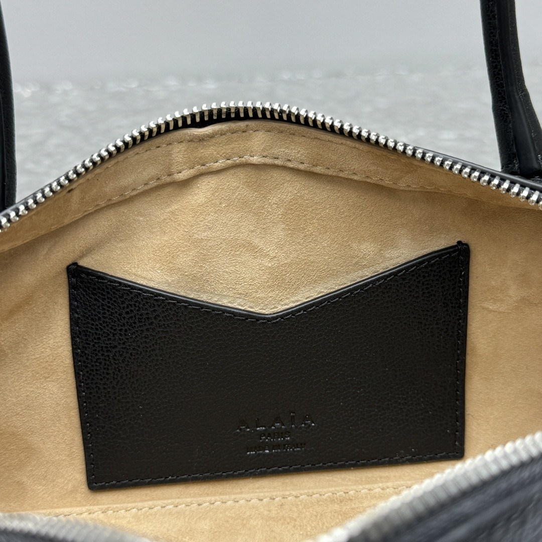 ALAÏA LE TECKEL SMALL BAG 27x9x8cm