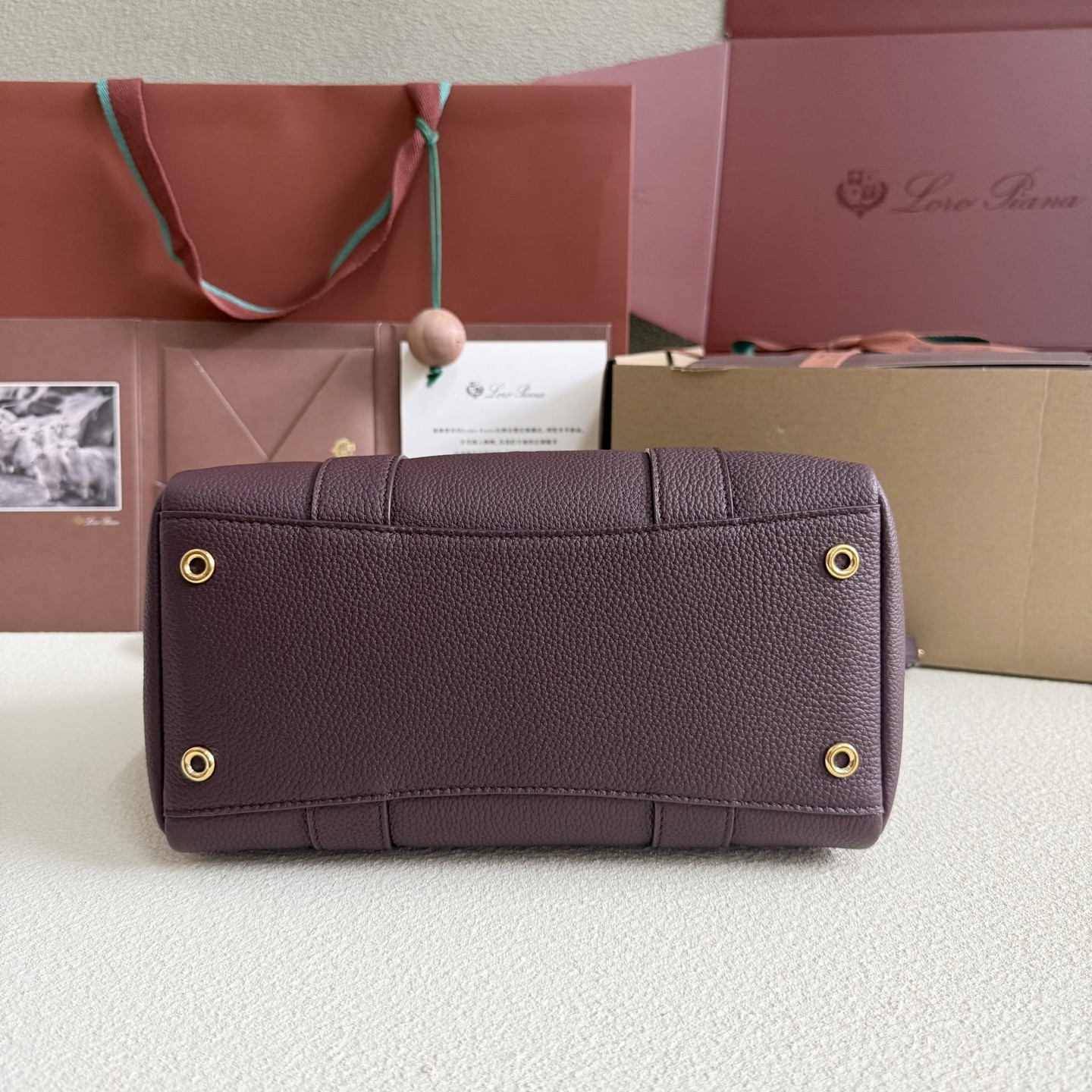 L**o p*ana loom l25 calfskin 25x18x12.5cm