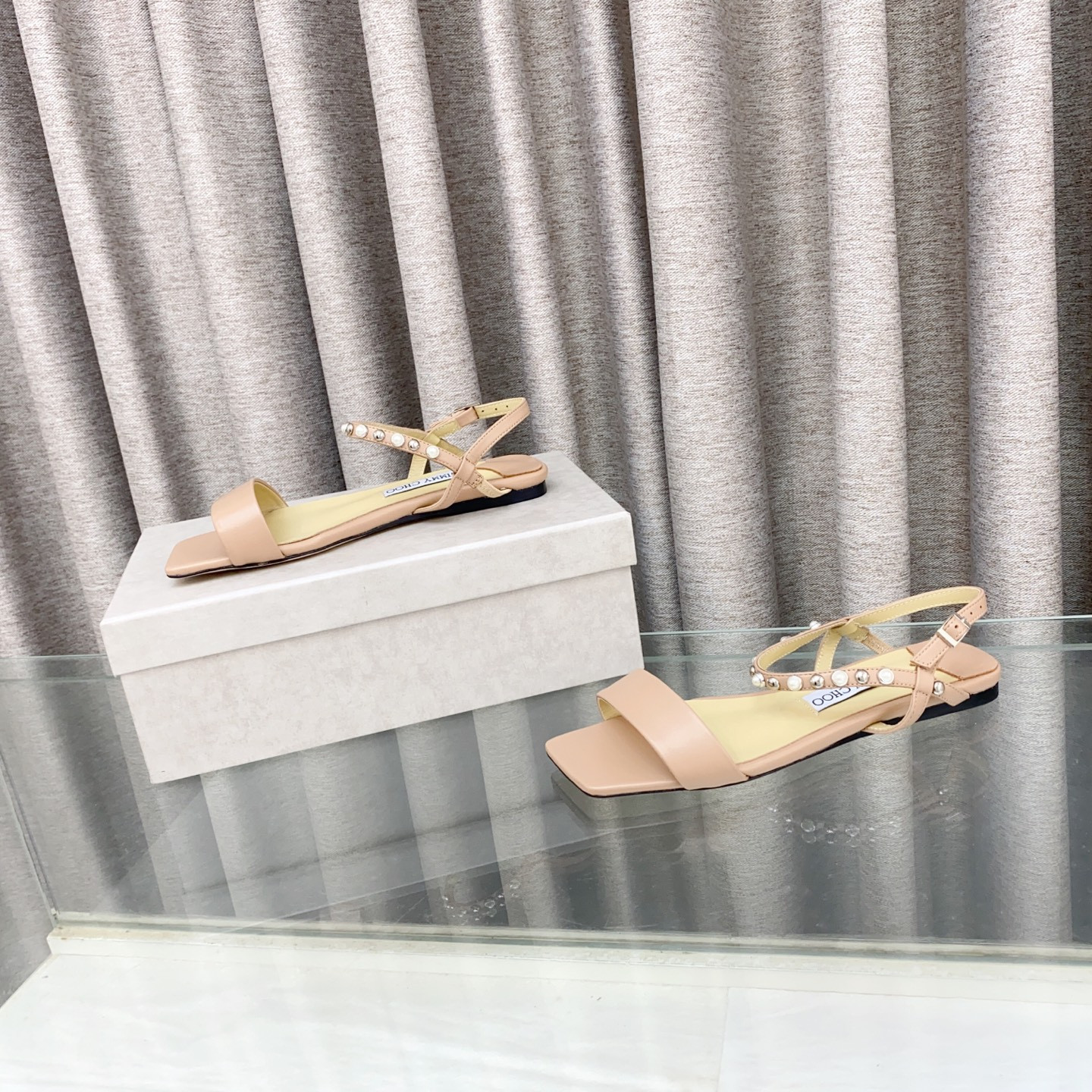 ua Ji*y Ch* sandals