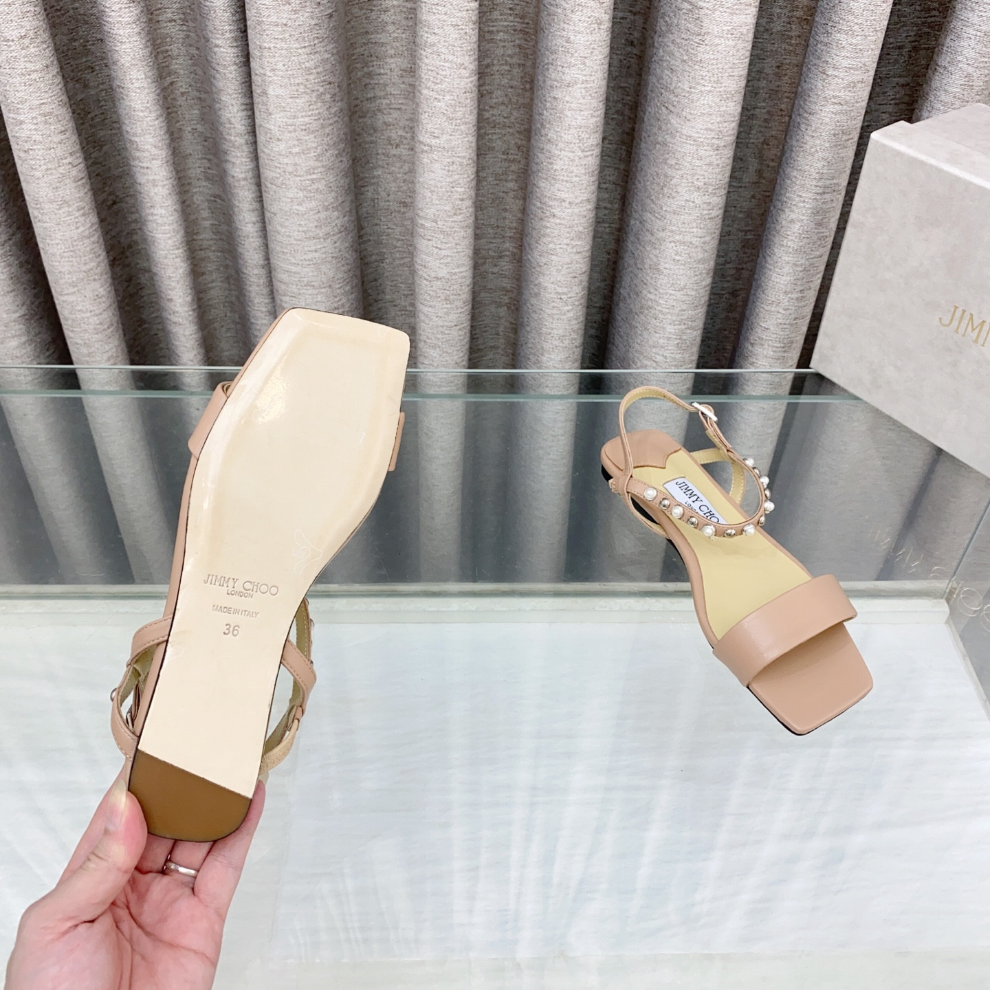 ua Ji*y Ch* sandals