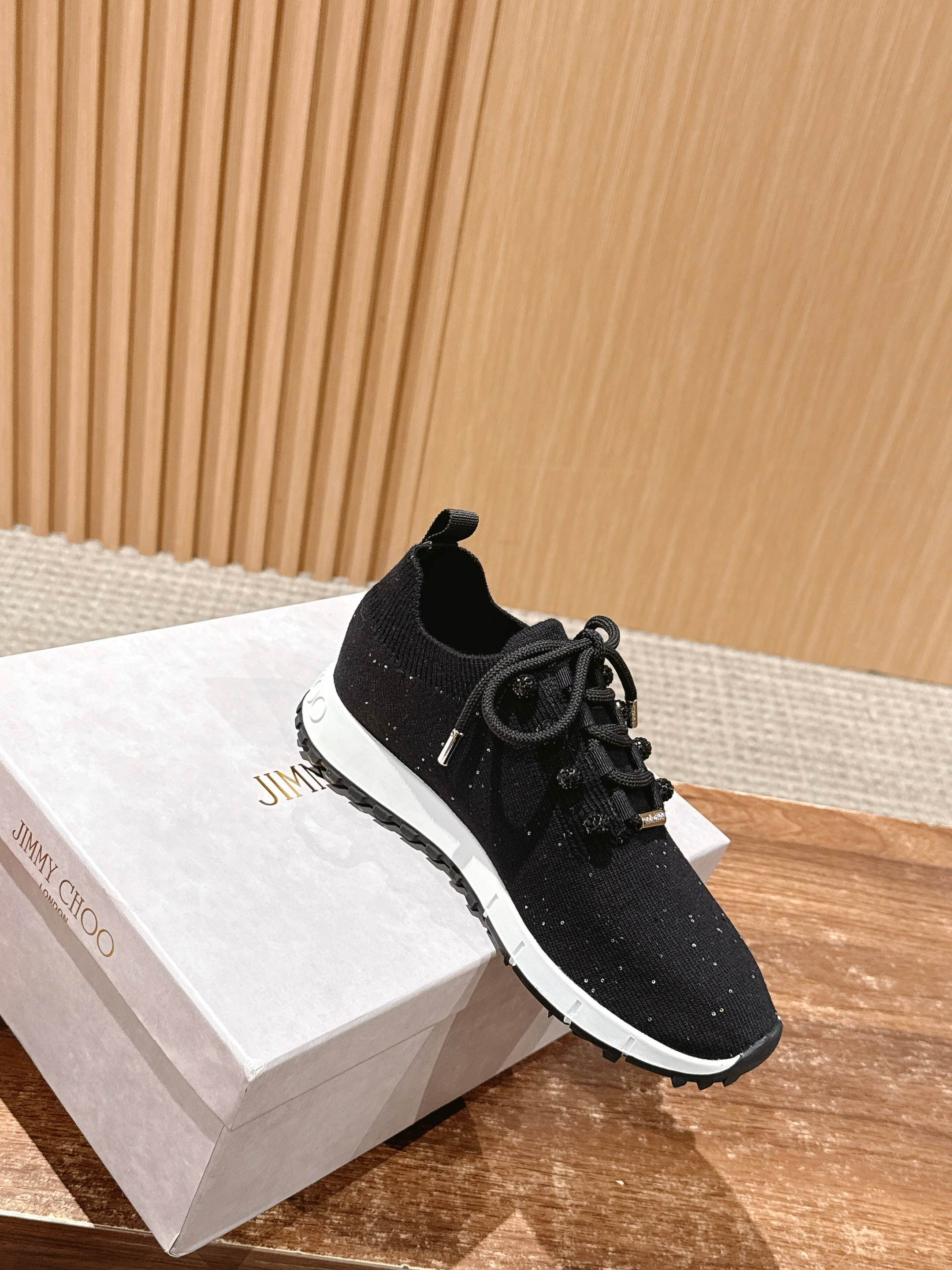 ua Ji*y Ch* casual sneakers