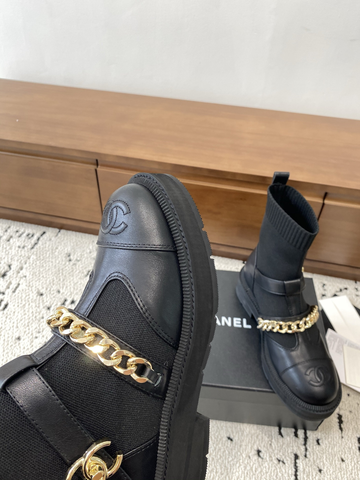 ua Ch*el boots