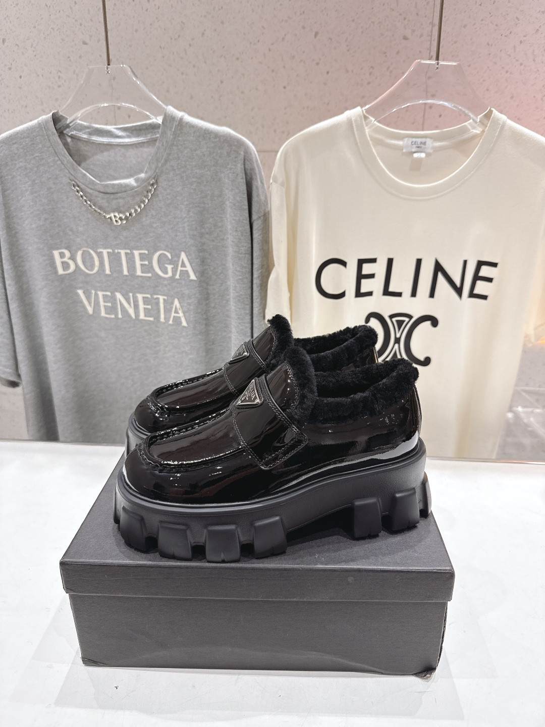 ua Pra*a loafers