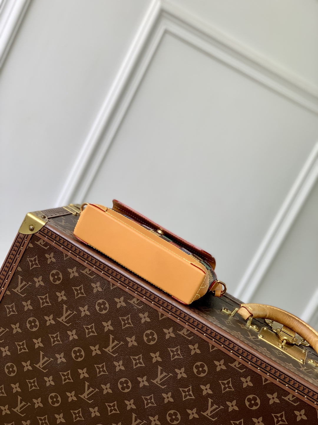 l0vis Vvtt0n steamer east west-n00187-11 x 5 x 20cm