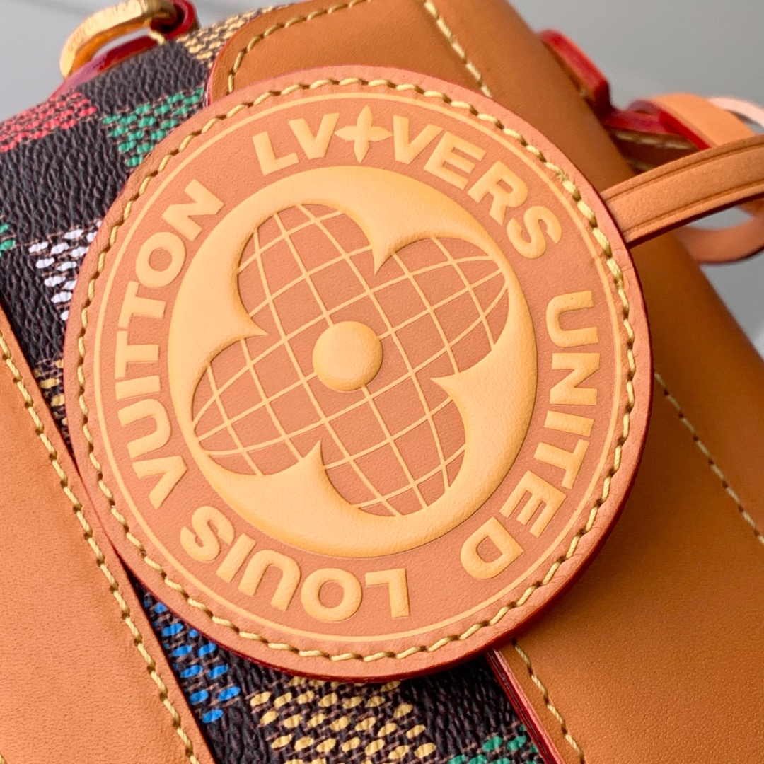 l0vis Vvtt0n steamer east west-n00187-11 x 5 x 20cm