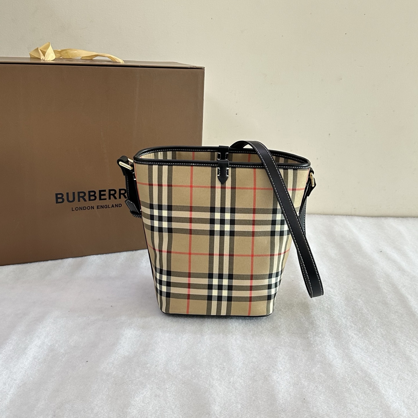 Bv*b*rry bucket-16x15x23cm