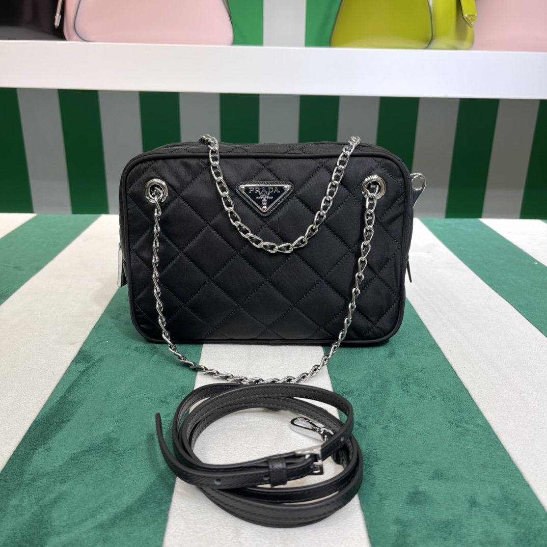 Pradα Vintage Handbags 1BH910