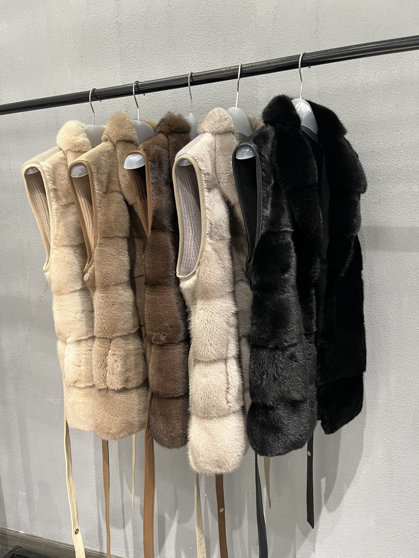 L0r0 P1ana cashmere knitted vest