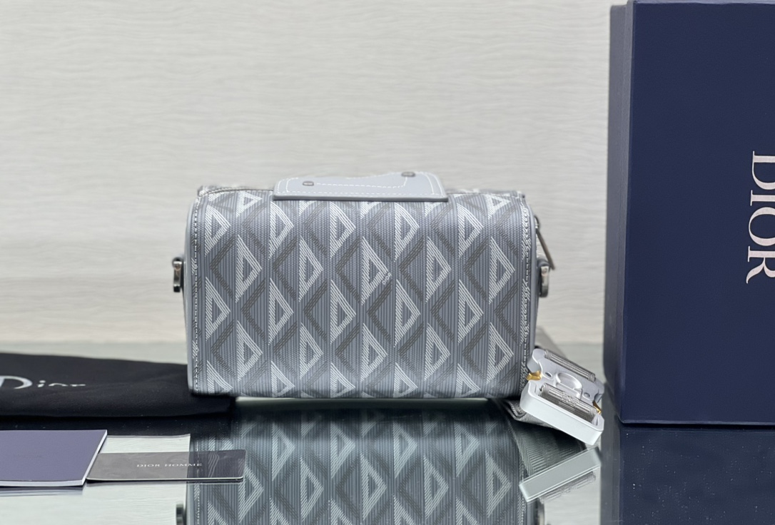 D*or saddle bag-25.5 x 20 x 6.5cm