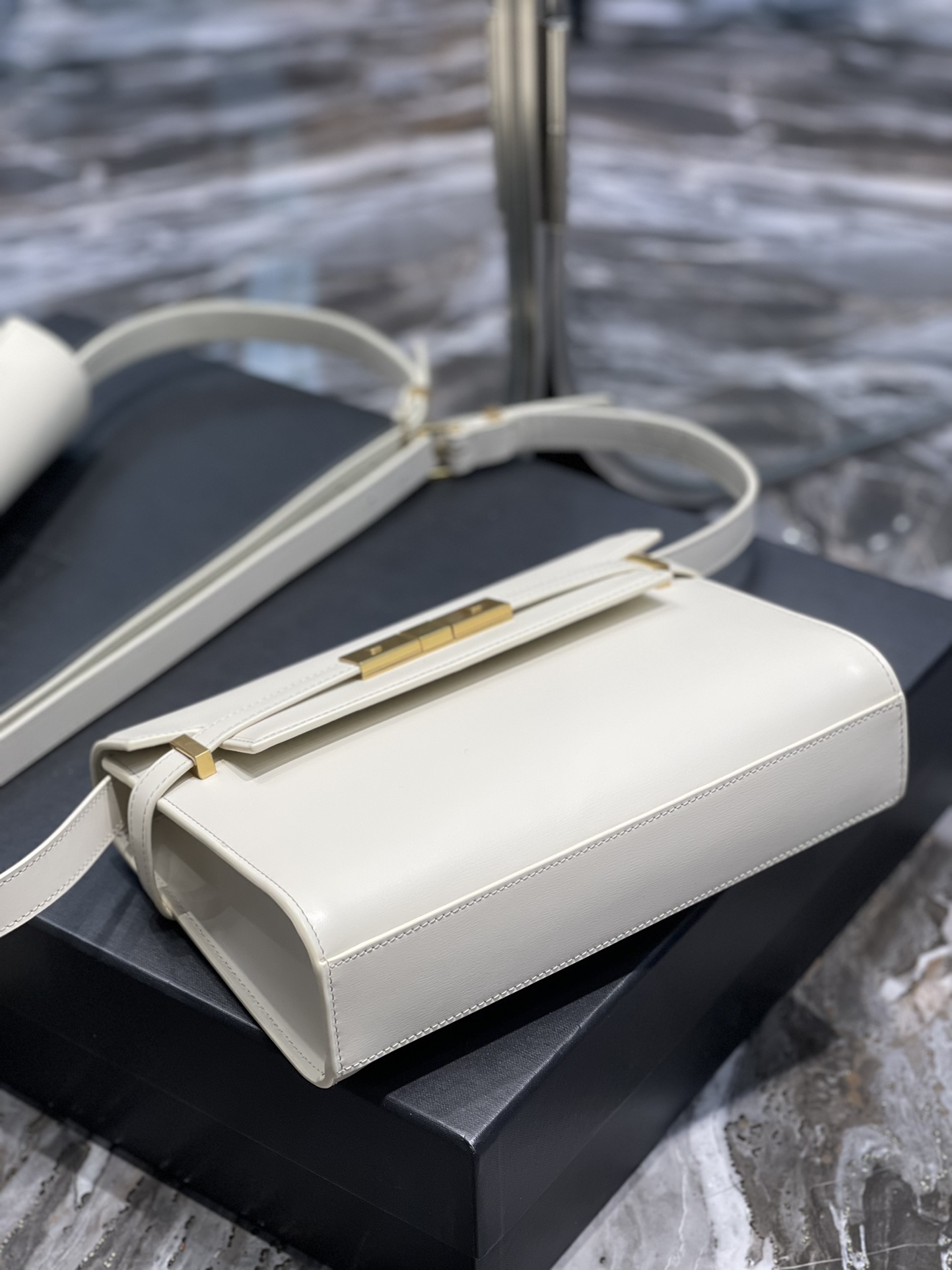 Y*L manhattan-26×18×6cm