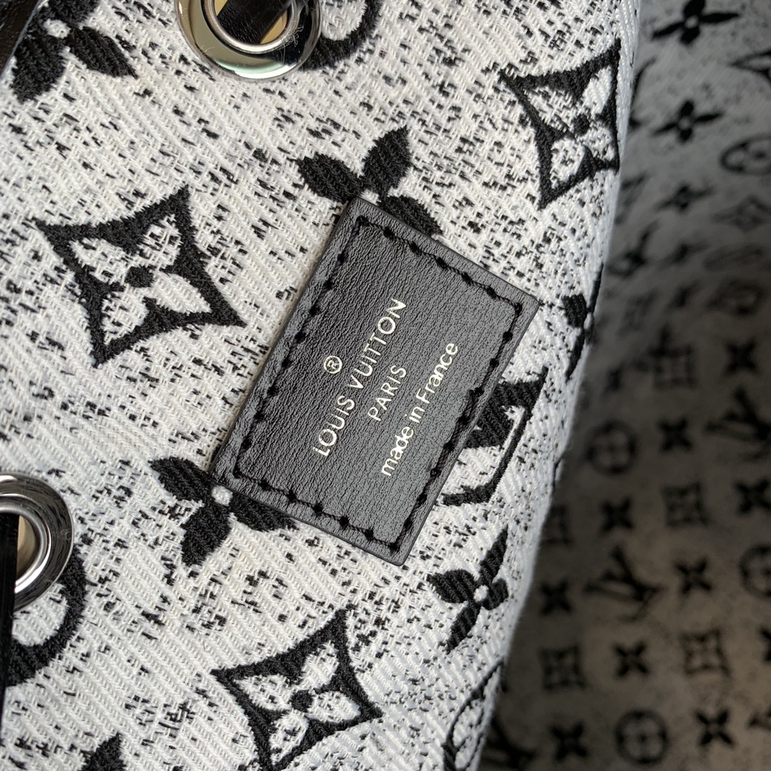 l0*is V*t0n petit noé -25*28.5*20cm