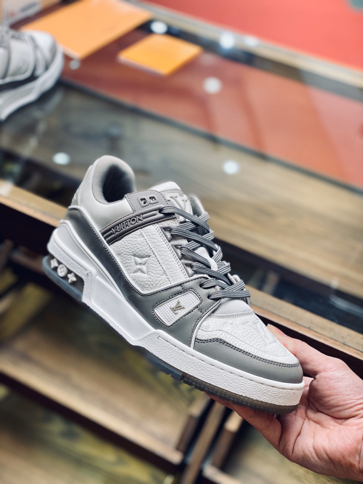 l0*is V*t0n sneakers(eu39-eu45)