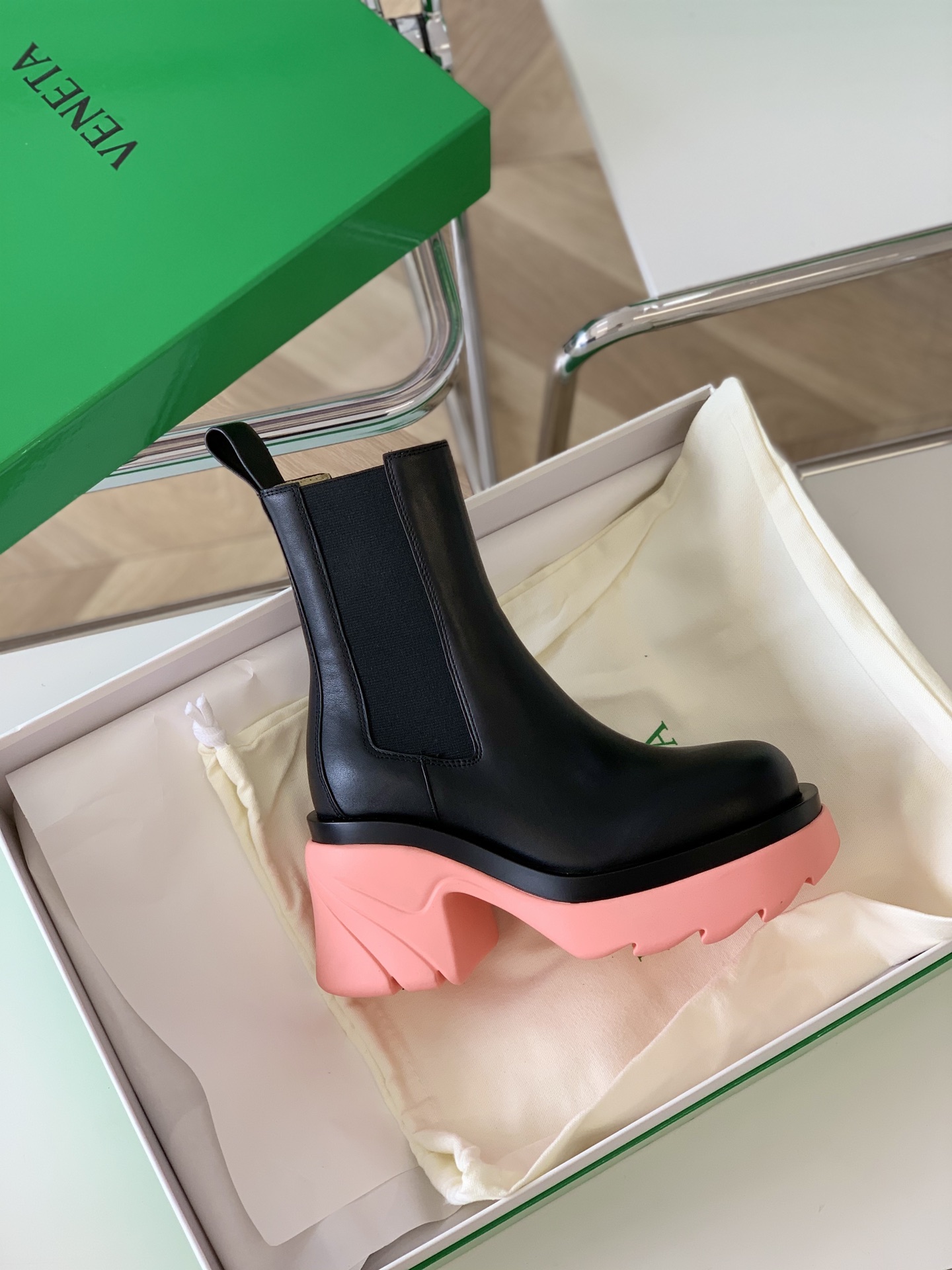 bo*te*ga Ve*ne*ta boots