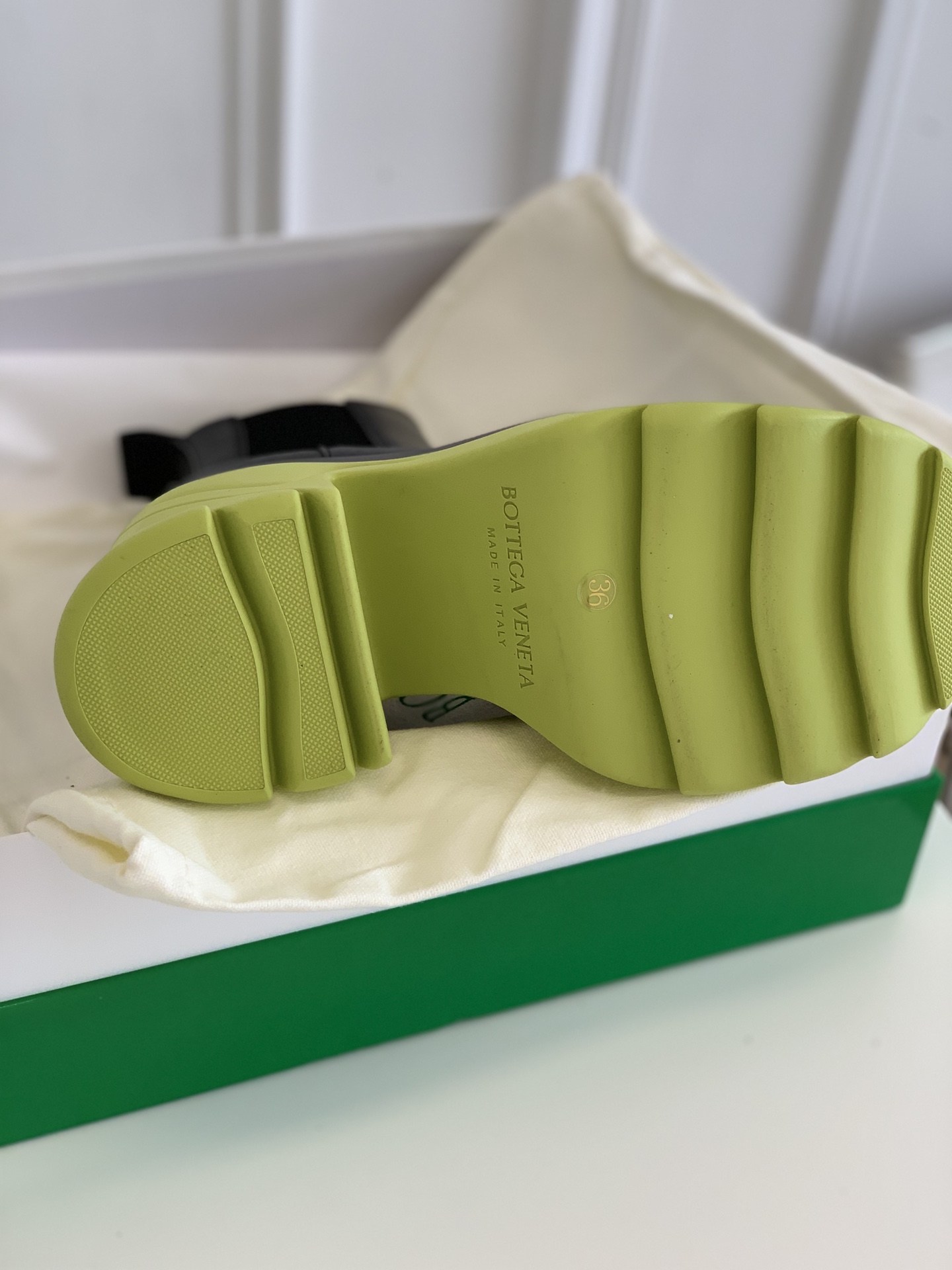 bo*te*ga Ve*ne*ta boots