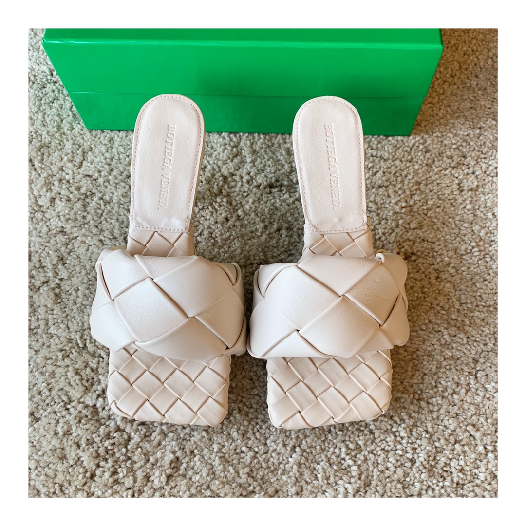 bo*te*ga Ve*ne*ta sandals