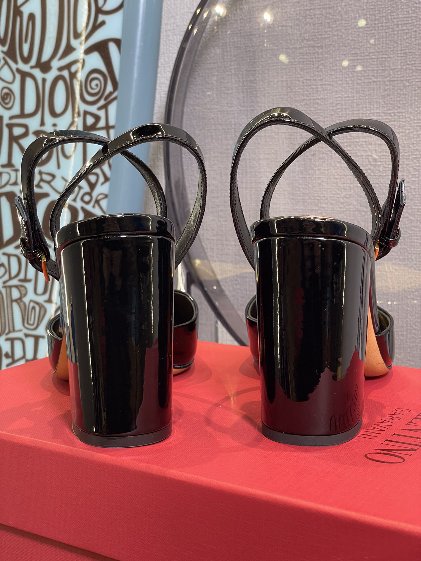 Va1e*ntin0 2022ss heels